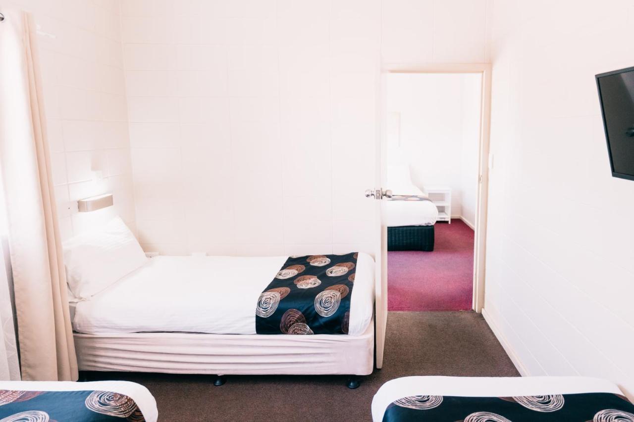 Poinsettia Motel 3*