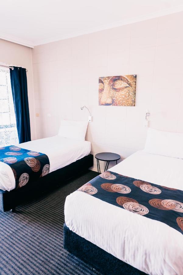 Poinsettia Motel 3*